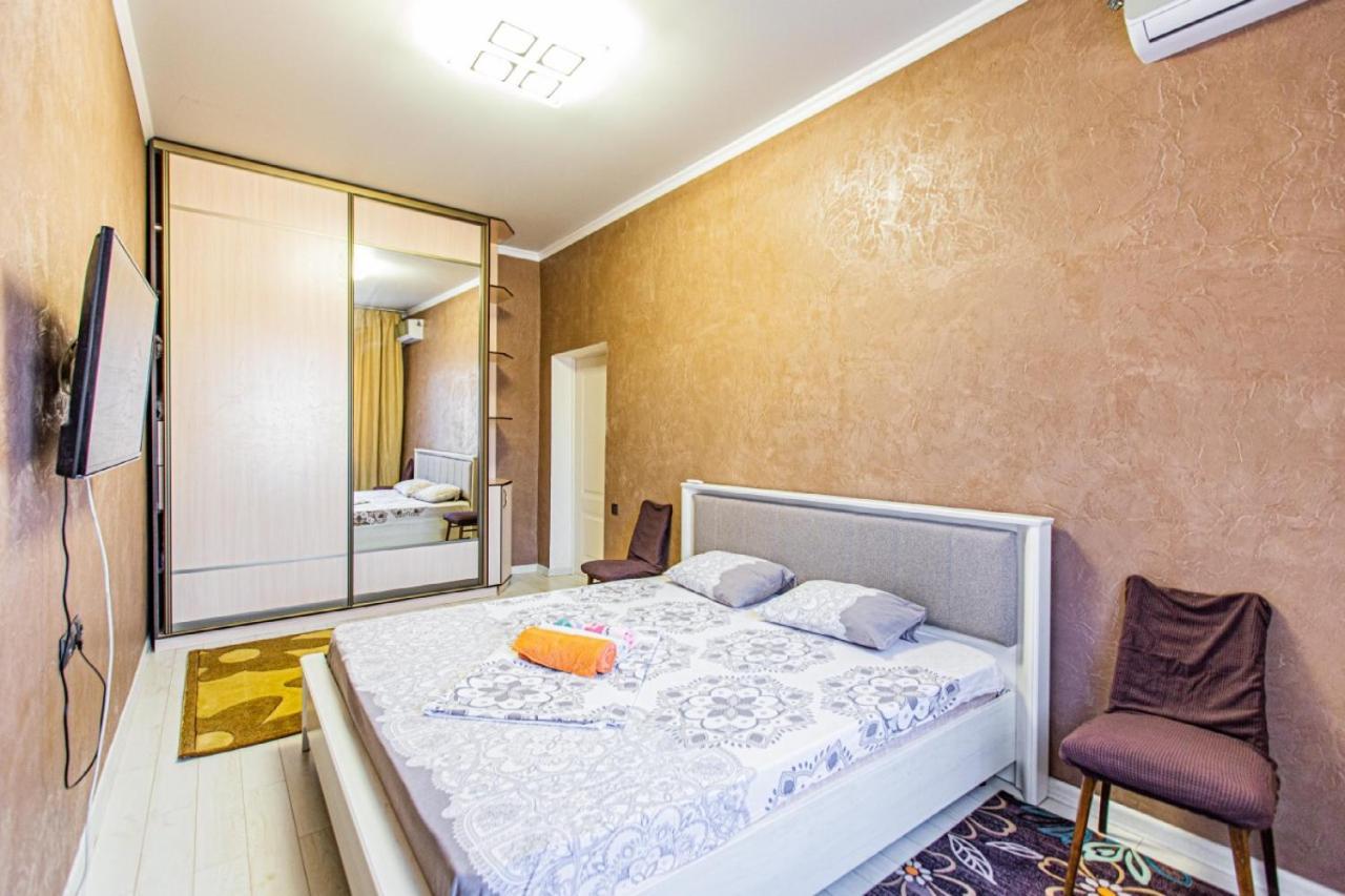 Apartment двухкомнатная евро двушка в самом центре алматы, 10 минут ходьбы до арбата #23 *