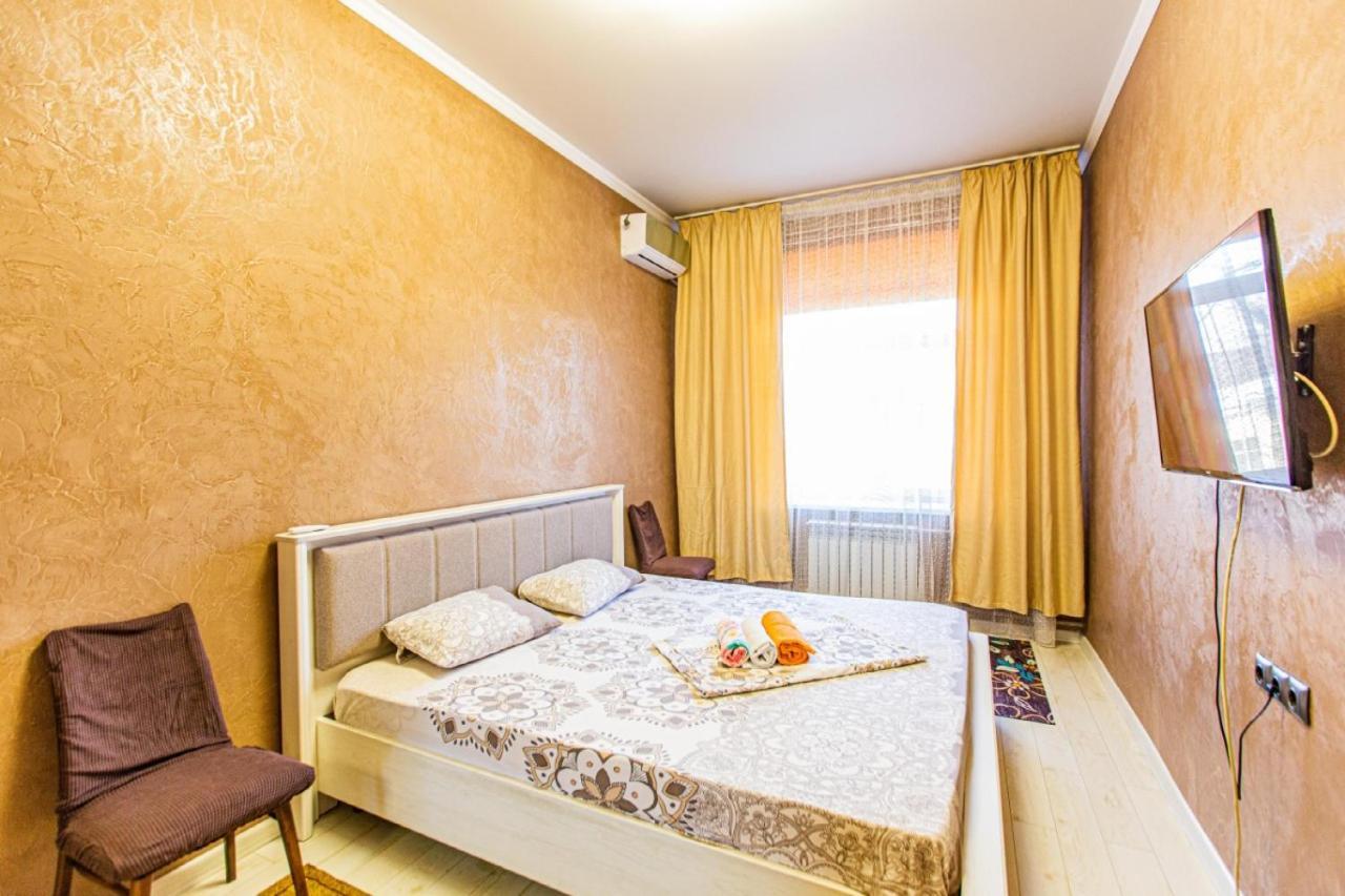 Apartment двухкомнатная евро двушка в самом центре алматы, 10 минут ходьбы до арбата #23 Almaty