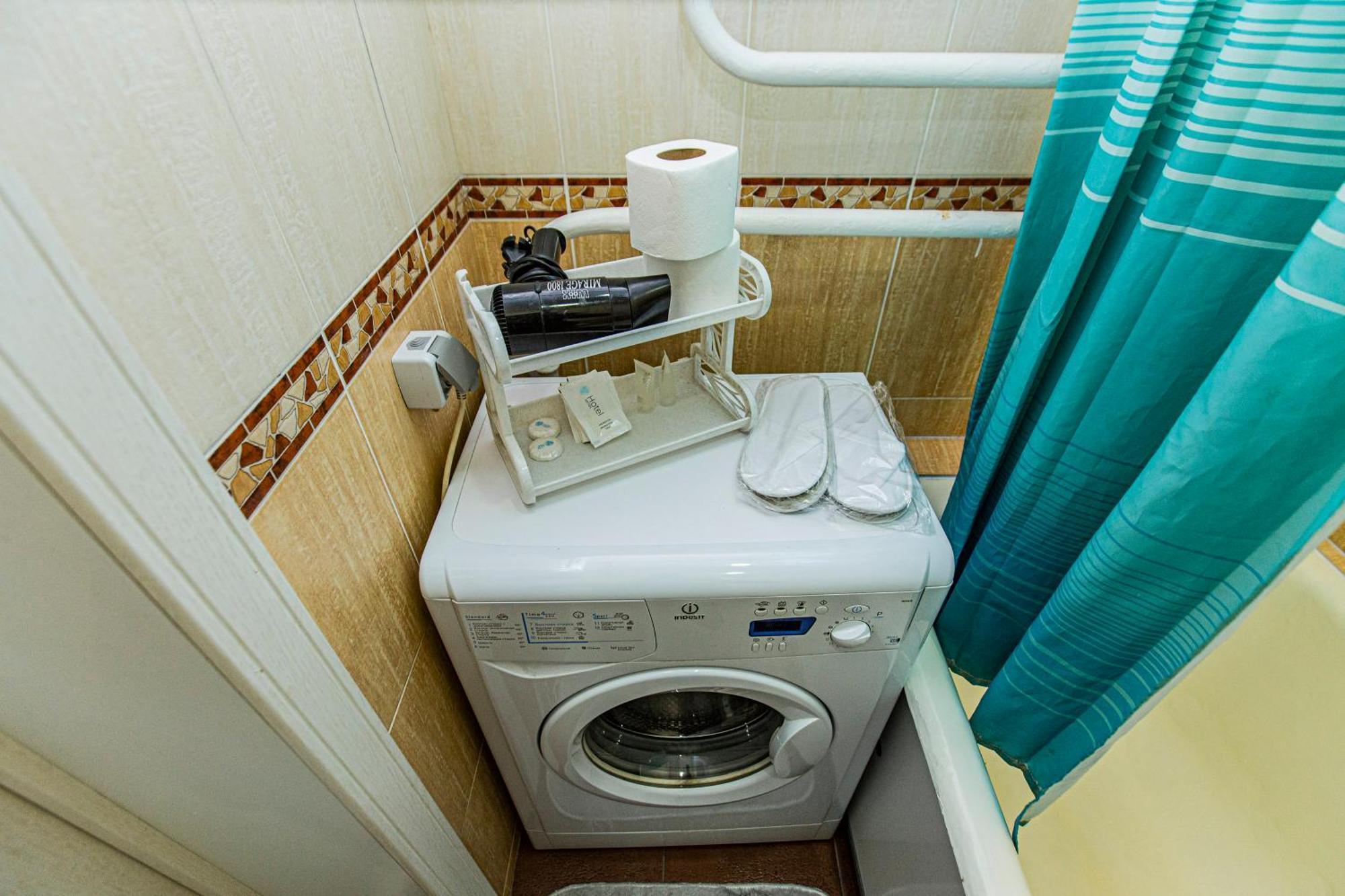 Apartment двухкомнатная евро двушка в самом центре алматы, 10 минут ходьбы до арбата #23 Almaty