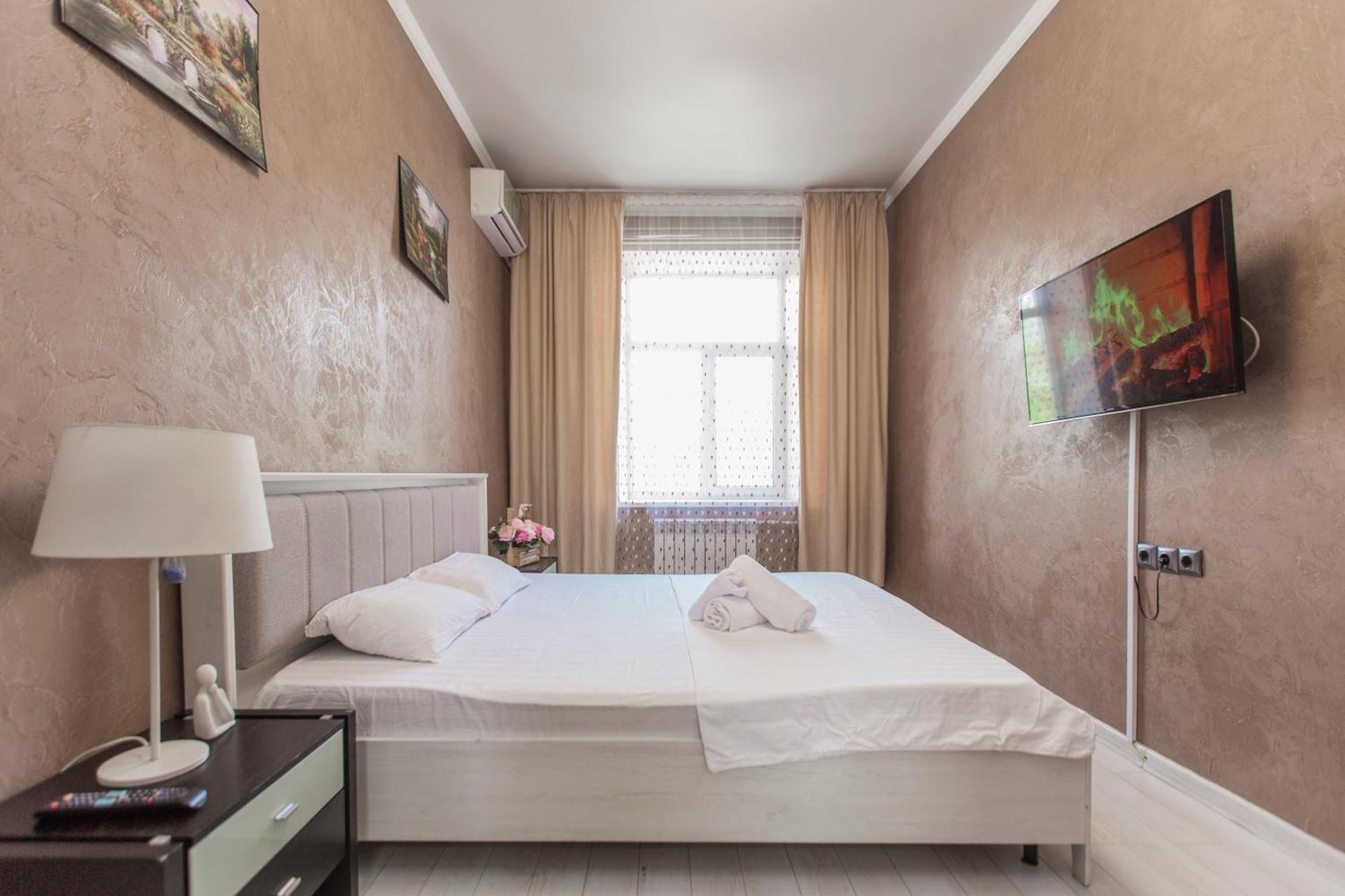 Apartment двухкомнатная евро двушка в самом центре алматы, 10 минут ходьбы до арбата #23 Almaty